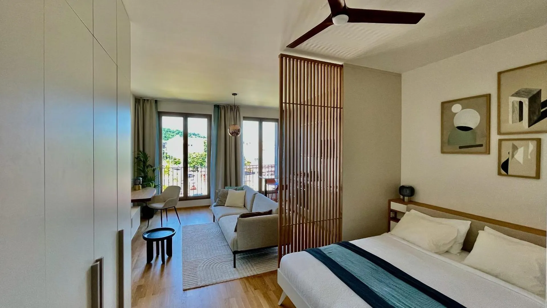 Urban Balance Suite, Andel - Metro Access & City Views 프라하 0*,
