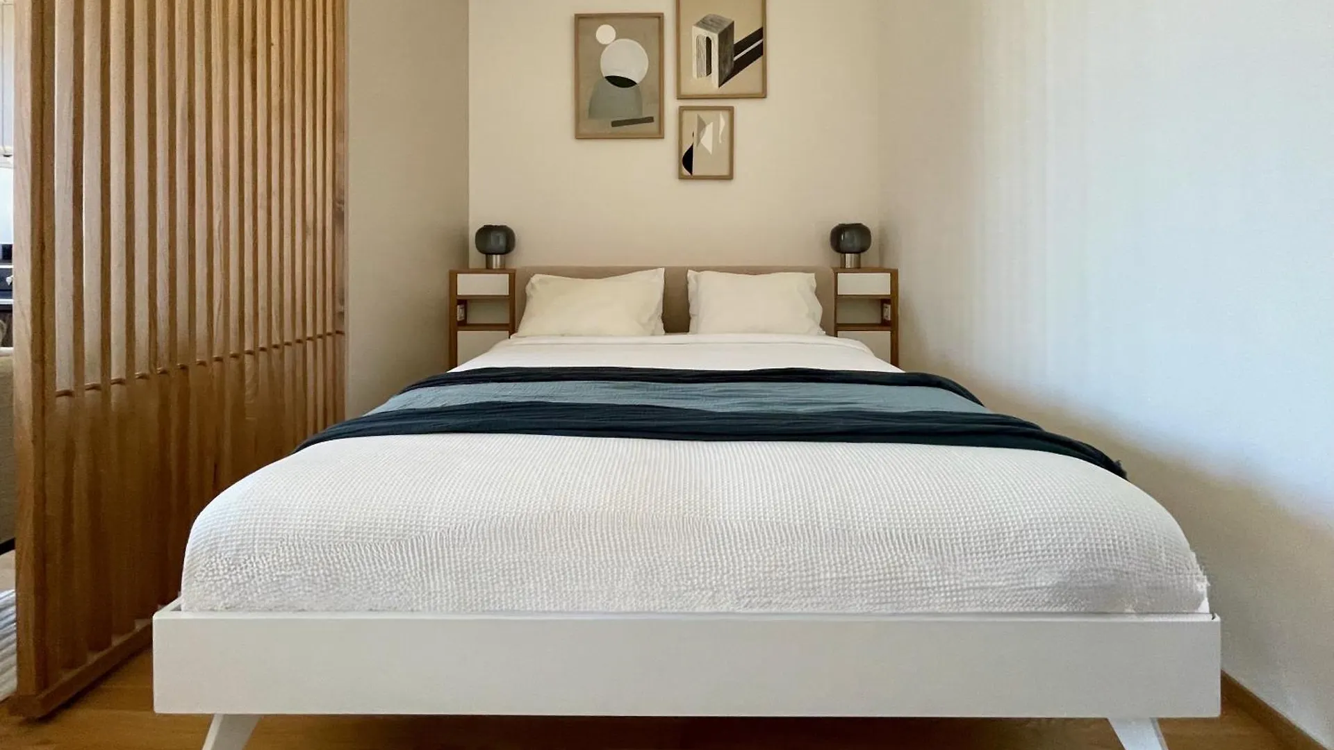 Urban Balance Suite, Andel - Metro Access & City Views 프라하